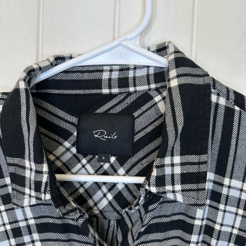 Rails Hunter Black & White Plaid Flannel Button Up Top Size Small - Picture 3 of 4